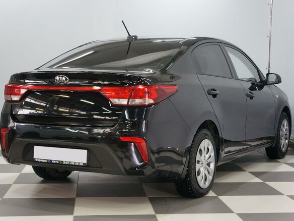 2019 Kia Rio IV, чёрный - вид 6