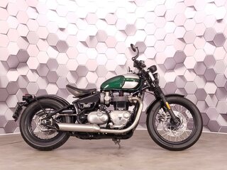2017 Triumph Bonneville Bobber, зелёный, 1117000 рублей, вид 3