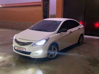 2015 Hyundai Solaris I Рестайлинг, белый, 785000 рублей, вид 4