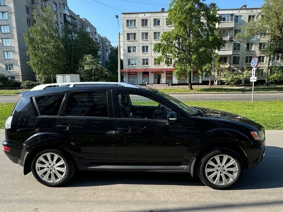 2010 Mitsubishi Outlander II Рестайлинг, чёрный, 1270000 рублей - вид 2