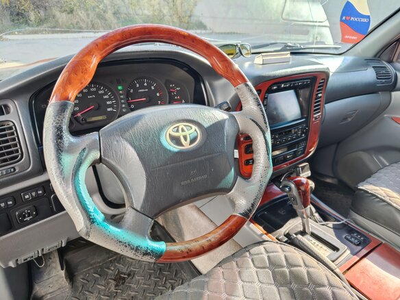 2001 Toyota Land Cruiser 100 Series, серый, 1700000 рублей - вид 8