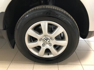 2007 Volkswagen Touareg I Рестайлинг, серебристый, 1430000 рублей, вид 5
