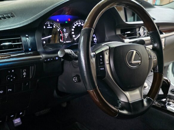 2014 Lexus ES 250 VI, белый, 2390000 рублей - вид 12