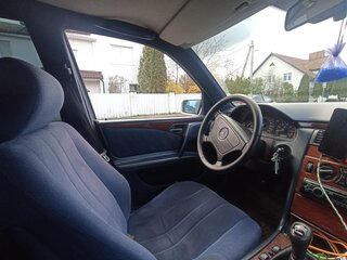 1996 Mercedes-Benz E-Класс 230 II (W210, S210), серебристый, 400000 рублей, вид 4