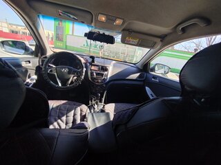 2015 Hyundai Solaris I Рестайлинг, серебристый, 650000 рублей, вид 5