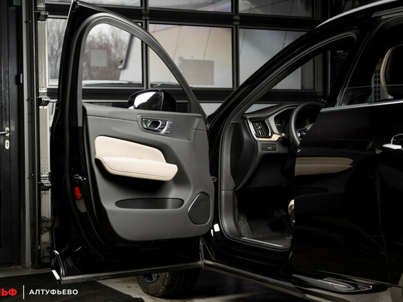 2025 Volvo XC60 II Рестайлинг 2, чёрный, 6990000 рублей - вид 15