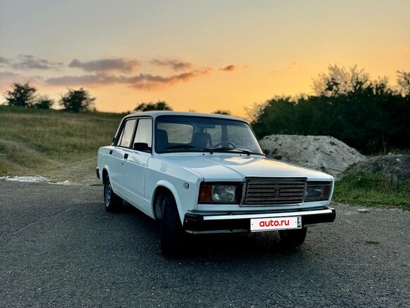 2008 Lada (ВАЗ) 2107, белый, 200000 рублей - вид 5