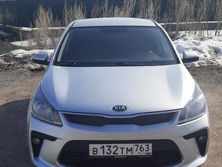 2017 Kia Rio IV, серебристый, 1000000 рублей, вид 1