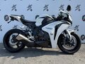 2009 Honda CBR 1000 RR/RA Fireblade, белый, 800000 рублей