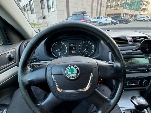 2012 Skoda Octavia II (A5) Рестайлинг, серый, 995000 рублей - вид 10