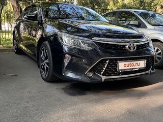 2017 Toyota Camry VII (XV50) Рестайлинг 2, чёрный, 1950000 рублей, вид 2