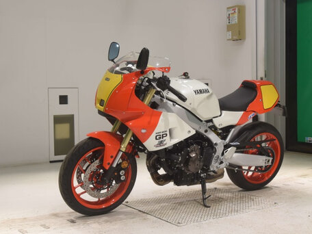 2024 Yamaha XSR900, белый, 1400000 рублей, вид 4