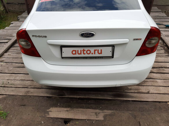 2008 Ford Focus II Рестайлинг, белый - вид 4