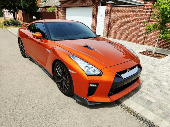 2017 Nissan GT-R I Рестайлинг 3, оранжевый, 15500000 рублей - вид 2