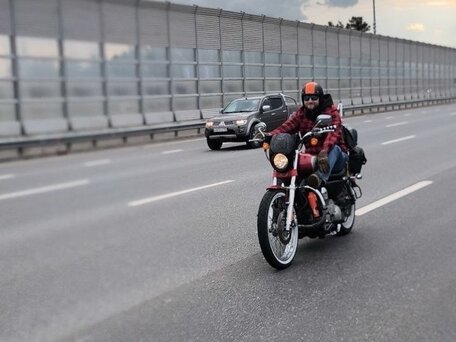 2004 Harley-Davidson Sportster 883, красный, 530000 рублей, вид 3