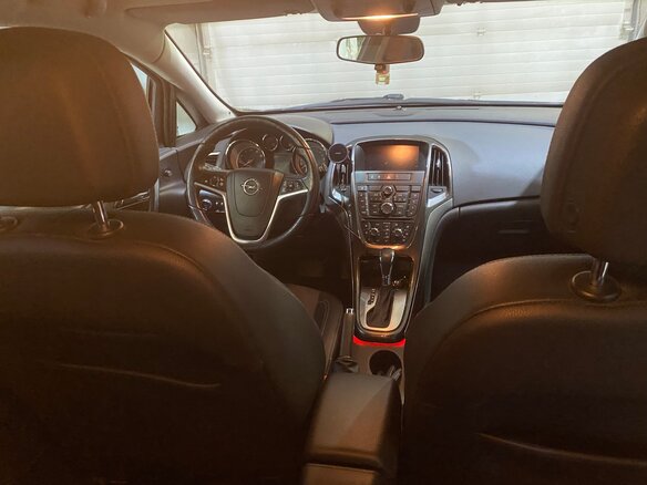 2014 Opel Astra J Рестайлинг, белый, 850000 рублей - вид 12