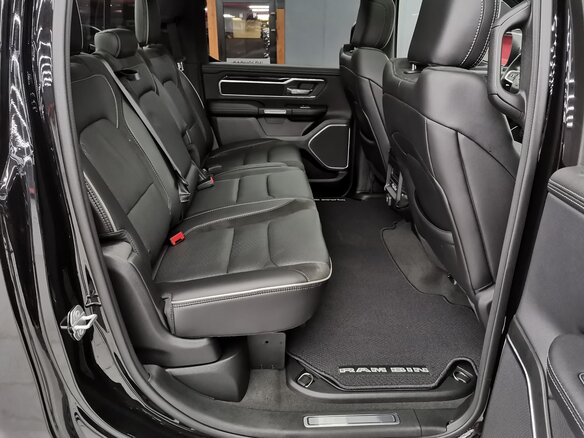 2019 Ram 1500 Crew Cab V, чёрный - вид 15