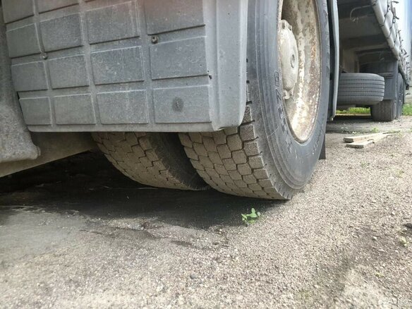 1998 Mercedes-Benz Actros, белый, 1000000 рублей - вид 2
