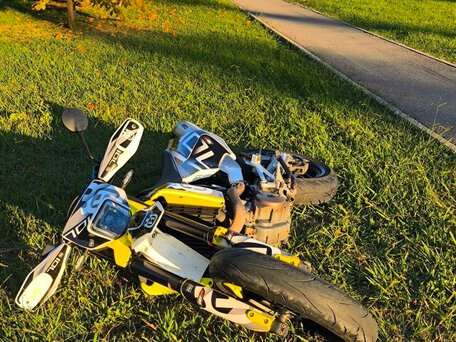 2021 Husqvarna 701 Supermoto, белый, 1000000 рублей, вид 5