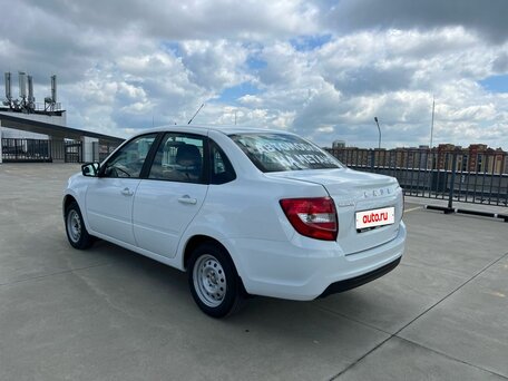 2026 Lada (ВАЗ) Granta I Рестайлинг, белый, 1176000 рублей, вид 5