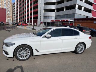 2020 BMW 5 серии 530i xDrive VII (G30/G31/G38), белый, 4100000 рублей, вид 4