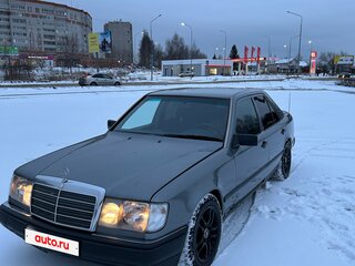 1988 Mercedes-Benz W124 260, серый, 450000 рублей, вид 1
