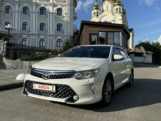 2015 Toyota Camry VII (XV50) Рестайлинг, белый, 1600000 рублей, вид 1