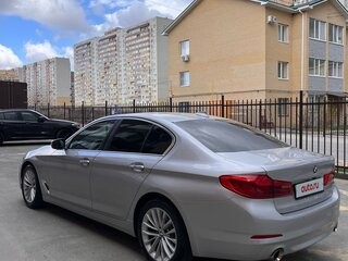 2017 BMW 5 серии 520i VII (G30/G31/G38), серый, 3270000 рублей, вид 4