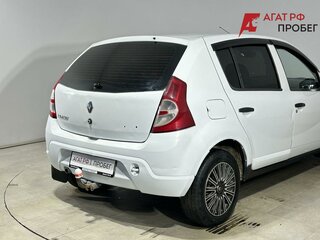 2011 Renault Sandero I, белый, 250000 рублей, вид 3