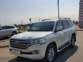 2016 Toyota Land Cruiser 200 Series Рестайлинг 2, белый, 11000000 рублей, вид 4