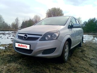 2011 Opel Zafira B Рестайлинг, серебристый, 600000 рублей, вид 1