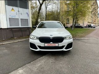 2020 BMW 5 серии 530d xDrive VII (G30/G31/G38) Рестайлинг, белый, 6000000 рублей, вид 3