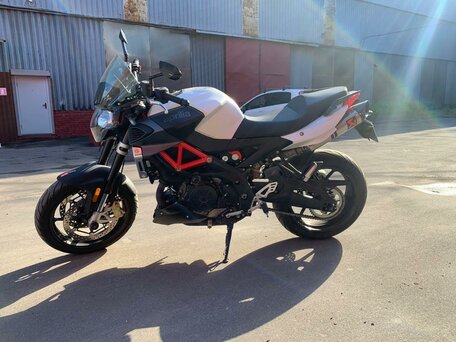 2018 Aprilia SL 900 Shiver, белый, 1199000 рублей, вид 2