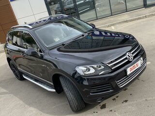 2010 Volkswagen Touareg II, чёрный, 2340000 рублей, вид 2
