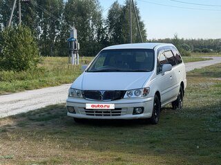 1998 Nissan Presage I, белый, 370000 рублей, вид 2