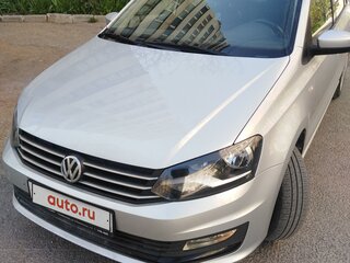 2016 Volkswagen Polo V Рестайлинг, серебристый, 1030000 рублей, вид 2