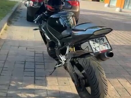 2003 Yamaha YZF-R1, чёрный, 500000 рублей, вид 5