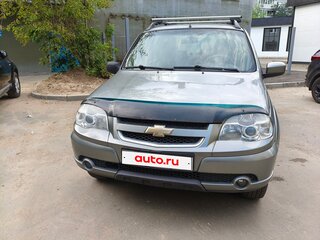2013 Chevrolet Niva I Рестайлинг, серебристый, 450000 рублей, вид 1
