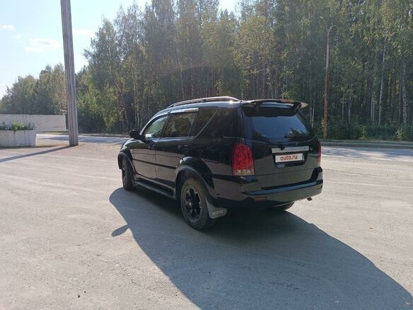 2007 SsangYong Rexton I, чёрный, 700000 рублей - вид 4