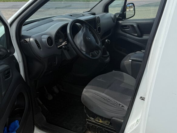 2012 Peugeot Partner II, белый, 400000 рублей - вид 6