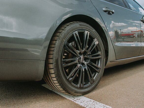 2013 Audi A8 III (D4), серый, 2600000 рублей - вид 13