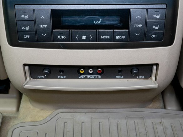 2011 Lexus LX 570 III, чёрный, 3329000 рублей - вид 22