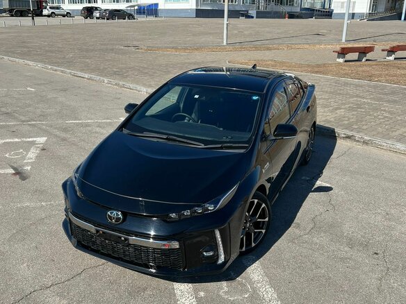 2019 Toyota Prius PHV ZVW52 IV (XW50), чёрный, 2400000 рублей - вид 1