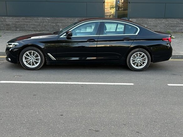 2022 BMW 5 серии 520d VII (G30/G31/G38) Рестайлинг, чёрный, 3800000 рублей - вид 3
