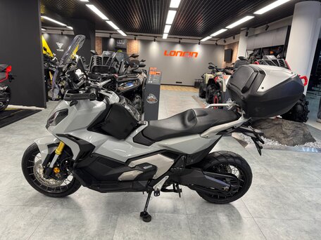 2021 Honda X-ADV, серый, 1369500 рублей, вид 2