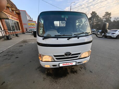 2001 Toyota Toyoace, белый, 1400000 рублей, вид 2