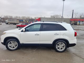 2015 Kia Sorento II Рестайлинг, белый, 1800000 рублей, вид 2