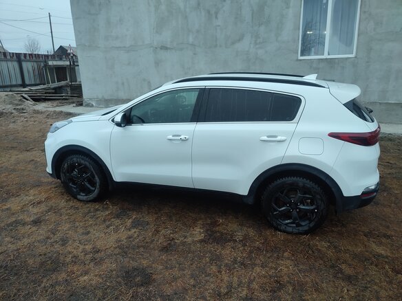 2021 Kia Sportage IV Рестайлинг, белый, 3150000 рублей - вид 9