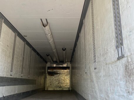 2004 Schmitz Cargobull SKO, белый, 2520000 рублей, вид 5