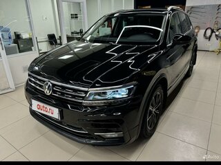 2018 Volkswagen Tiguan II, чёрный, 3000000 рублей, вид 1